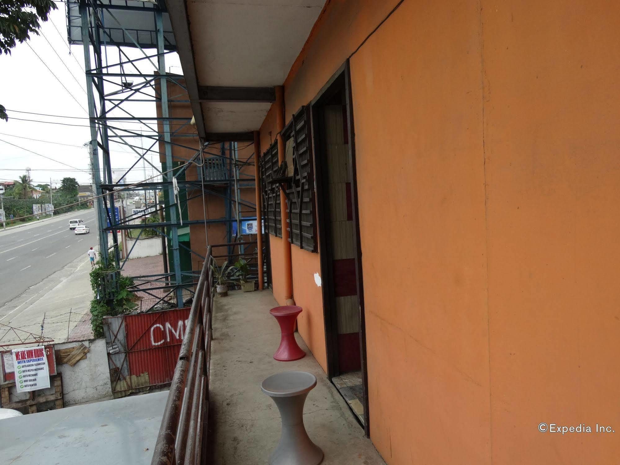 Quoyas Inn Davao City Exteriör bild
