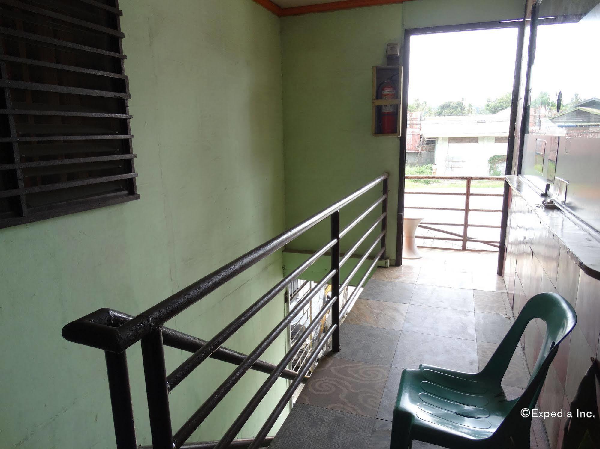 Quoyas Inn Davao City Exteriör bild